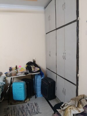 Room in  Pg at Mukherjee Nagar – for Rent