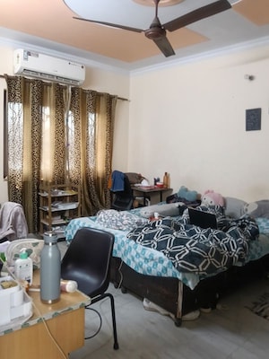  Pg For Rent in Mukherjee Nagar