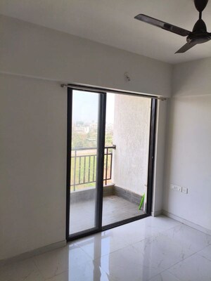 Room in 2 BHK Apartment at Runwal Gardens Phase 2, Dombivli East – for Rent