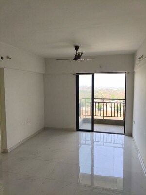 Room in 2 BHK Apartment at Runwal Gardens Phase 2, Dombivli East – for Rent