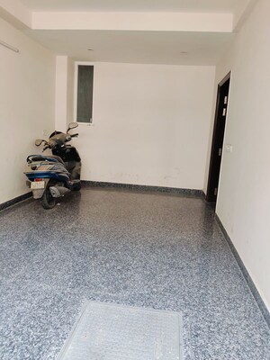 Parking in 1 RK Builder Floor at Kohli One Malibu Town, Sector 47 – for Rent