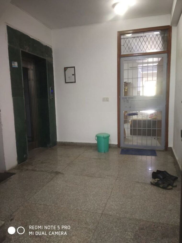 Room, malviya nagar 3 Bedroom 1100 Sq.Ft. Builder Floor In Malviya Nagar Delhi 8588038