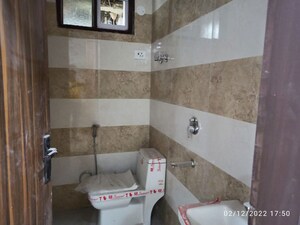 Furnished Amenities in 3 BHK Builder Floor at Malviya Nagar – for Sale