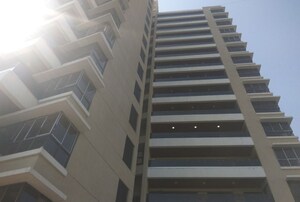 Staircase in 4 BHK Apartment at Dynamix Woodlands Apartment, Malad East – for Rent