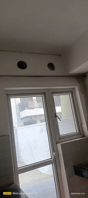 Room in 1 RK Apartment at Omaxe Heights, Sector 86 – for Sale