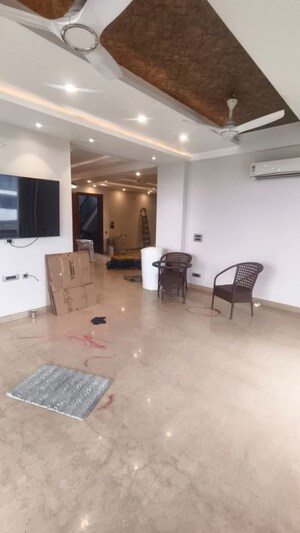 Master Bedroom in 3 BHK Builder Floor at Ansal Plaza Sector-23, Sector 23 – for Rent