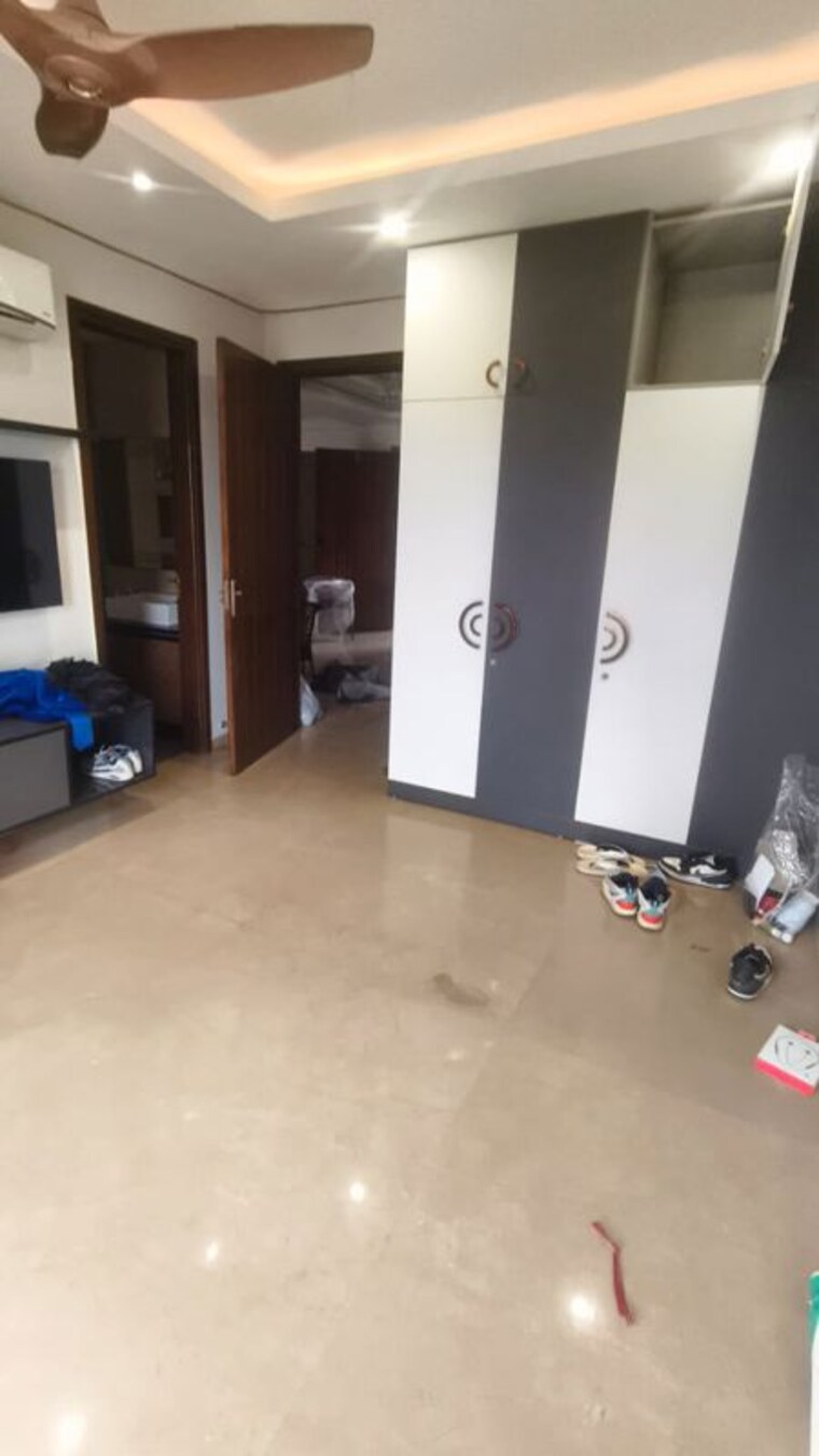  Parking, ansal-plaza-sector-23 3 Bedroom 1500 Sq.Ft. Builder Floor In Sector 23 Gurgaon 10162752