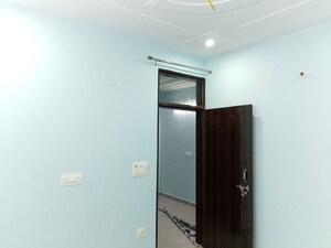 Room in 2 BHK Builder Floor at Nawada – for Rent