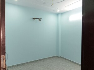 Room in 2 BHK Builder Floor at Nawada – for Rent