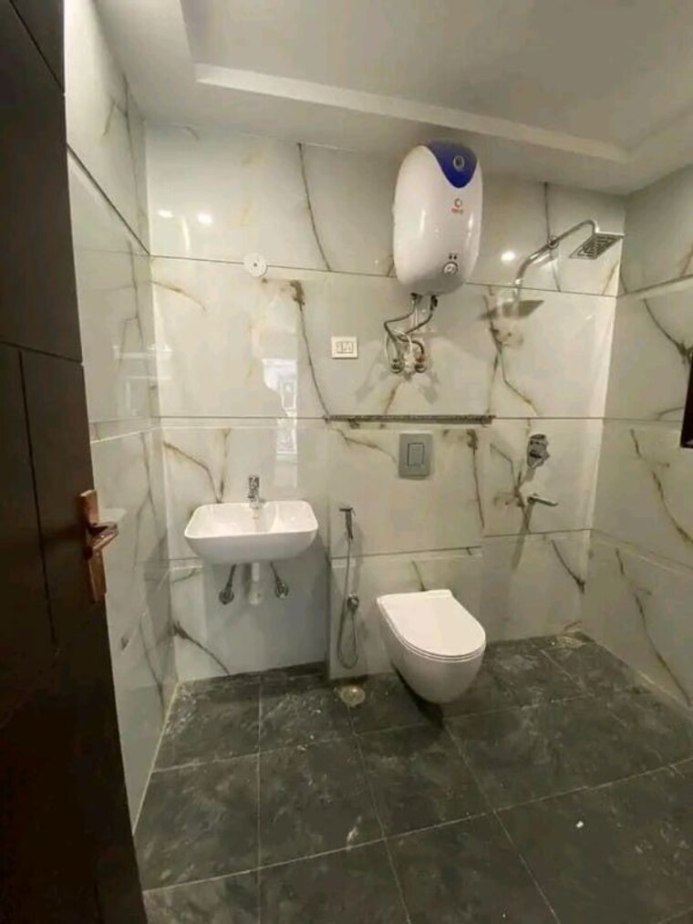 Bathroom, palm-residency-chhatarpur 3 Bedroom 1350 Sq.Ft. Apartment In Chattarpur Delhi 10162816