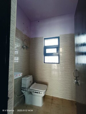 Bathroom in 3 BHK Builder Floor at Ansal Plaza Sector-23, Sector 23 – for Rent