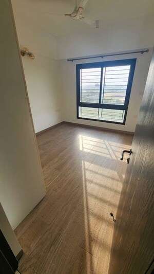 Room in 3 BHK Apartment at Sobha City Gurgaon, Sector 108 – for Rent