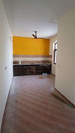Furnished Amenities in 2 BHK Builder Floor at Ansal Plaza Sector-23, Sector 23 – for Rent
