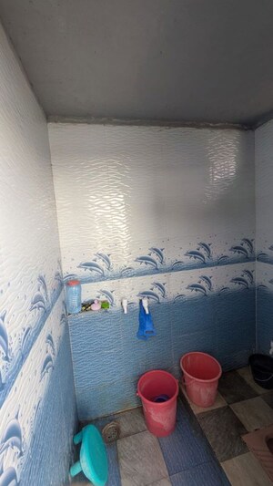 Bathroom in 1 BHK Builder Floor at Anarwala – for Rent