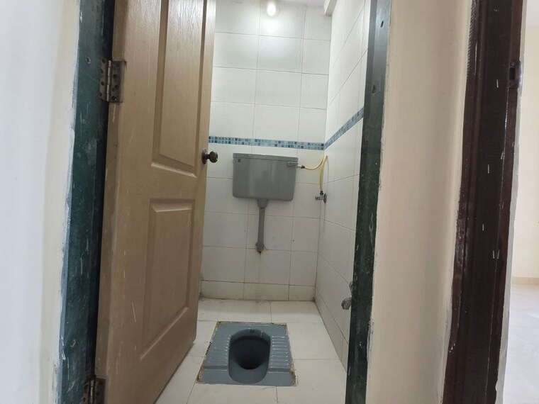 Bathroom, shah-arcade 1.5 Bedroom 750 Sq.Ft. Apartment In Kharghar Navi Mumbai 10162974