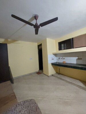 Room in 1 RK Apartment at Sarita Vihar – for Rent