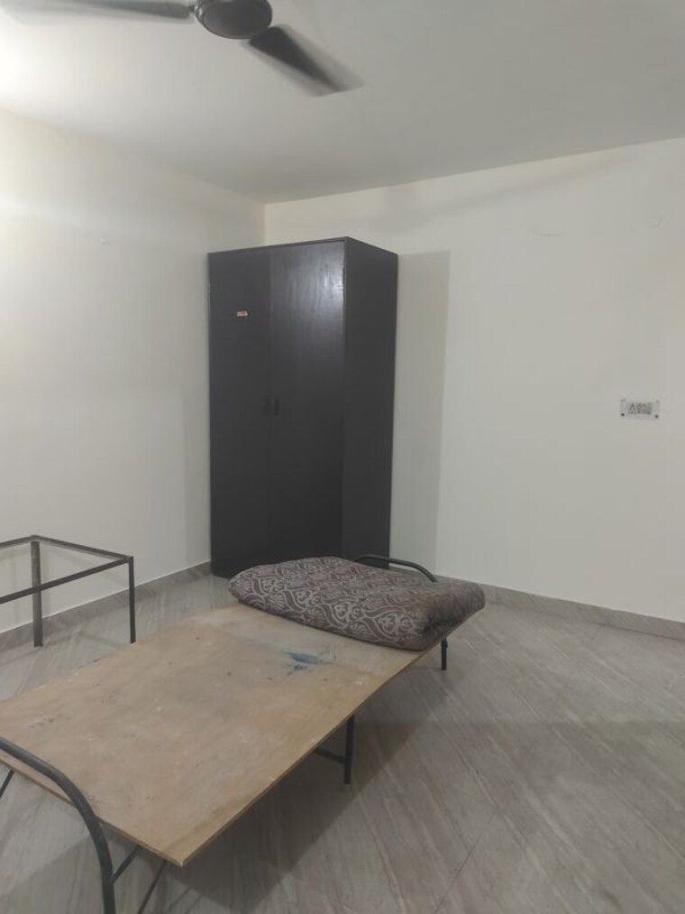 Room, sarita vihar 1 RK 200 Sq.Ft. Apartment In Sarita Vihar Delhi 10162977