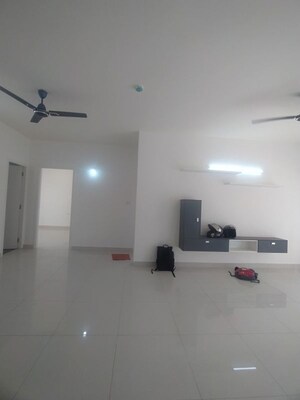 Room in 3 BHK Apartment at Kolte Patil iTowers Exente, Electronic City Phase I – for Rent