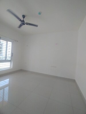 Room in 3 BHK Apartment at Kolte Patil iTowers Exente, Electronic City Phase I – for Rent