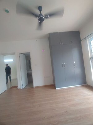 Room in 3 BHK Apartment at Kolte Patil iTowers Exente, Electronic City Phase I – for Rent