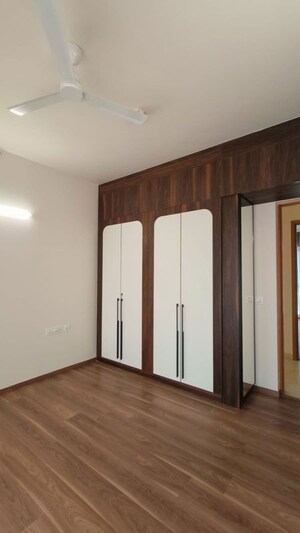 Room in 5 BHK Apartment at SNN Clermont, Hebbal – for Rent