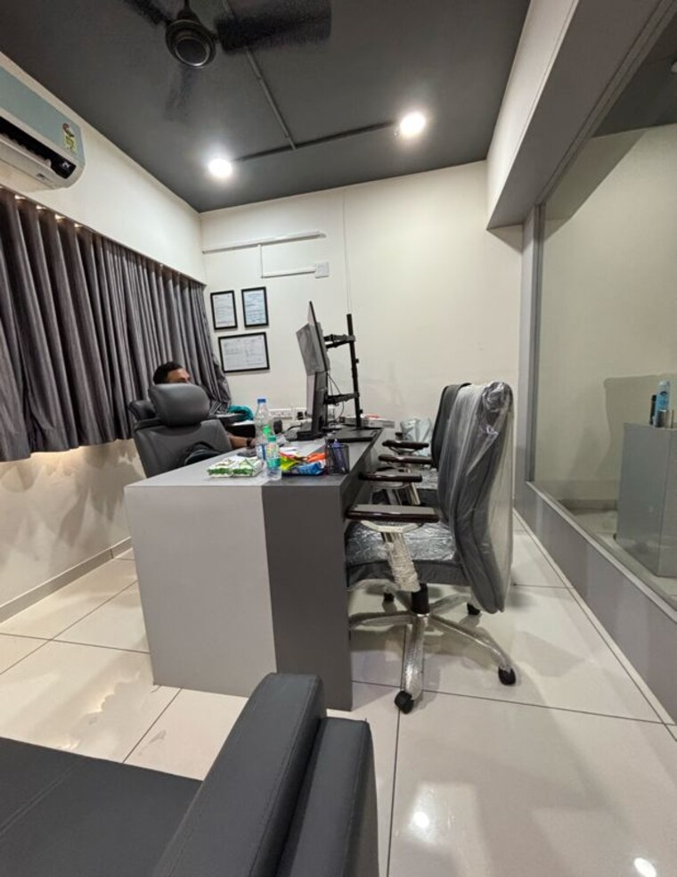 Team Area, science city Commercial Office Space in IT/SEZ 895 Sq.Ft. In Science City Ahmedabad 10162924