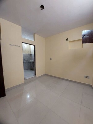 Room in 1 BHK Apartment at Sarita Vihar – for Rent