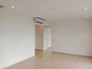 Room in 3 BHK Apartment at Thane West – for Rent