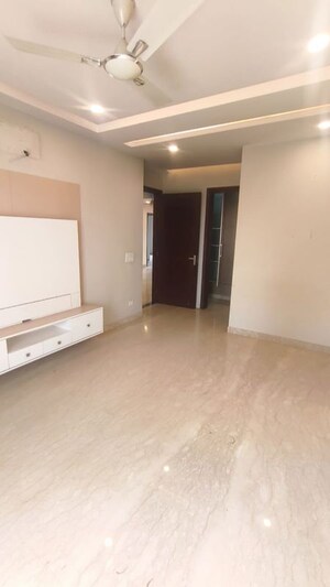 Room in 2 BHK Builder Floor at Ansal Plaza Sector-23, Sector 23 – for Rent
