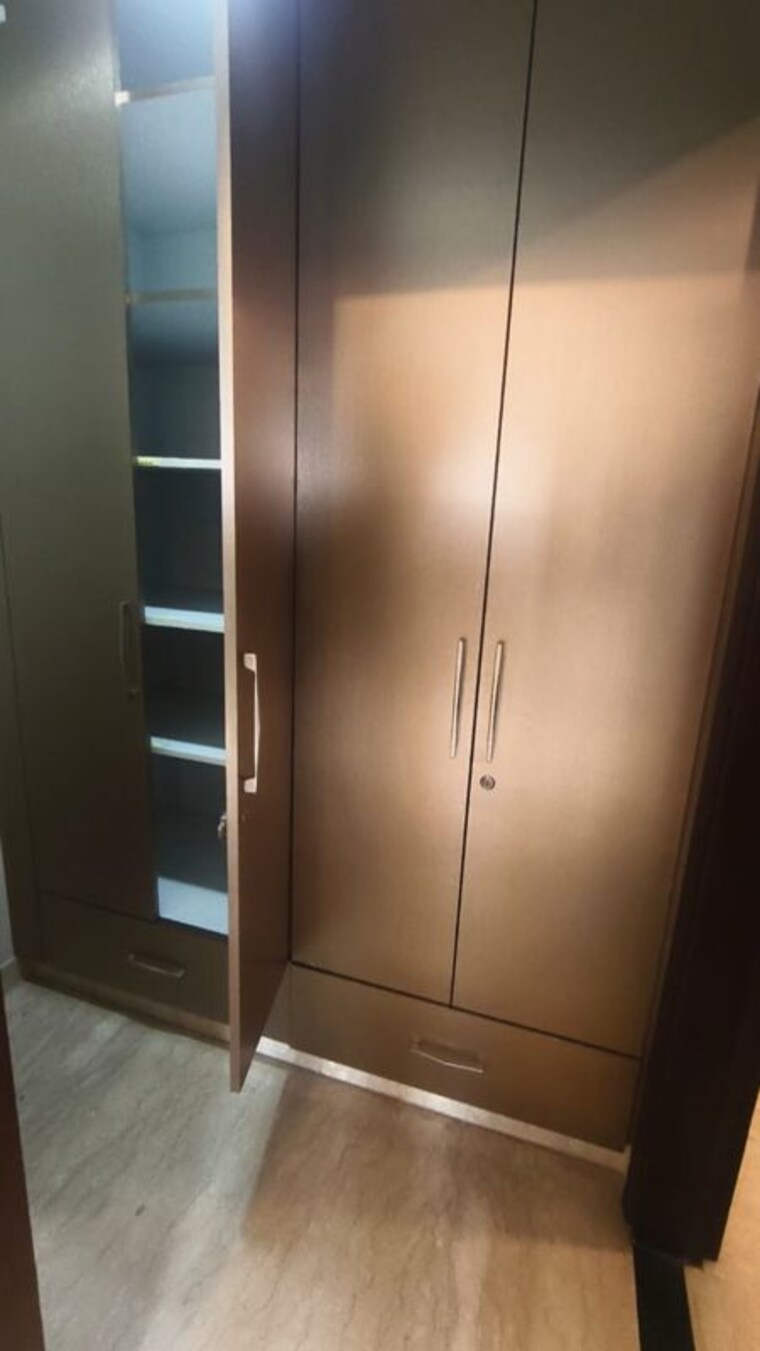 Room, ansal-plaza-sector-23 2 Bedroom 1000 Sq.Ft. Builder Floor In Sector 23 Gurgaon 10162897