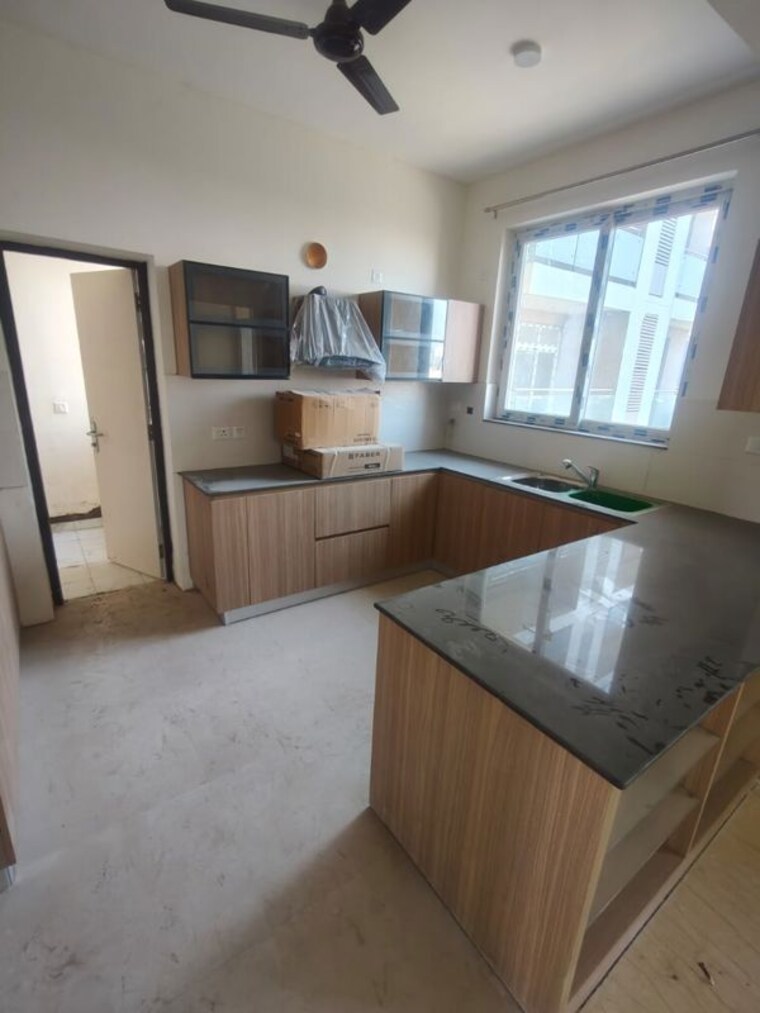 Kitchen, tulsiani-golf-view 3.5 Bedroom 2450 Sq.Ft. Apartment In Gomti Nagar Lucknow 10163026