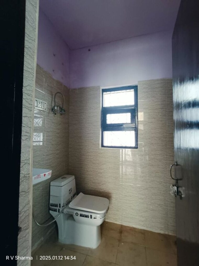 Bathroom, ansal-plaza-sector-23 1 Bedroom 700 Sq.Ft. Independent House In Sector 23 Gurgaon 10163061