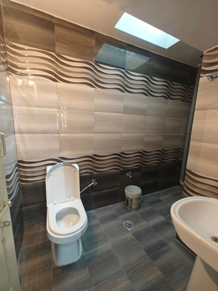 Bathroom, hsr layout 3 Bedroom 1450 Sq.Ft. Independent House In Hsr Layout Bangalore 10163120