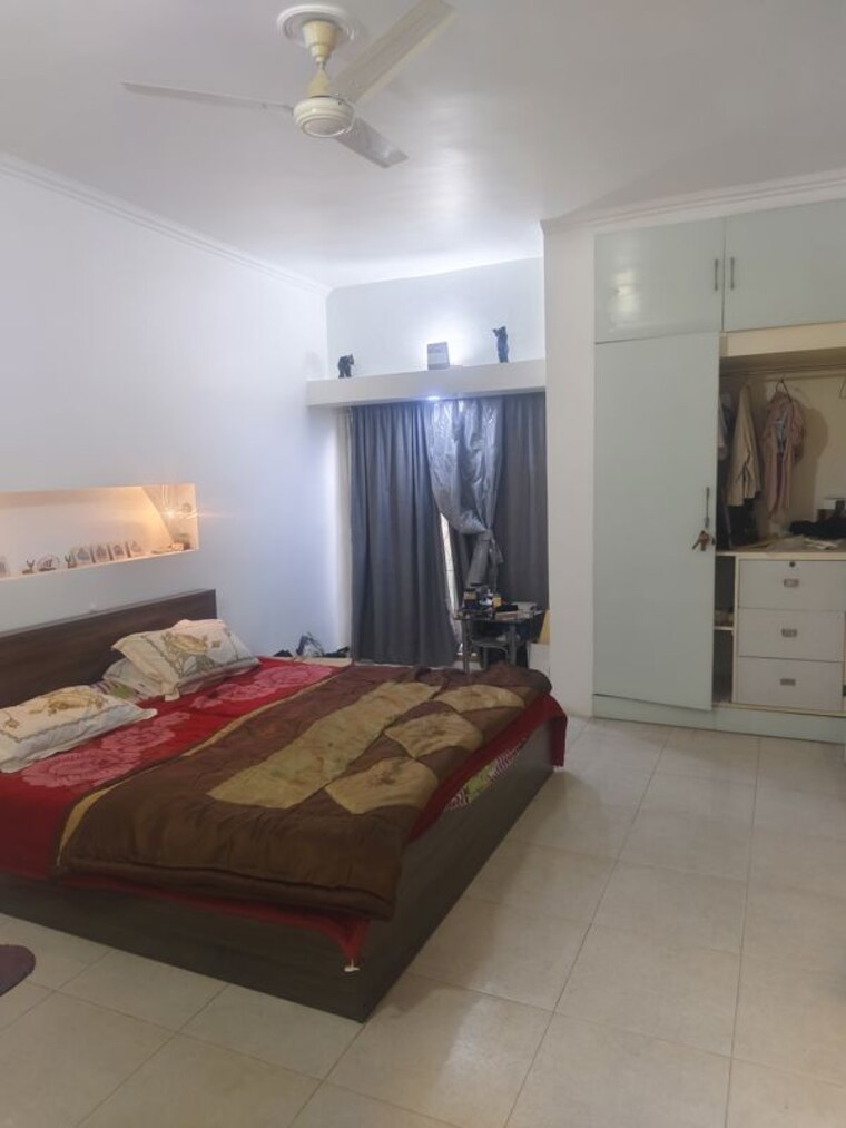 Bedroom, sarita vihar 3 Bedroom 1600 Sq.Ft. Apartment In Sarita Vihar Delhi 10163123