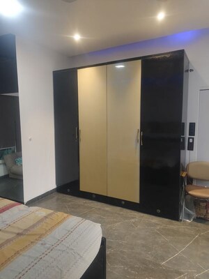 Room in 3 BHK Apartment at Sarita Vihar – for Rent