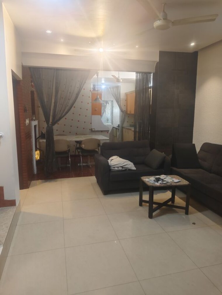 Living Room, sarita vihar 3 Bedroom 1600 Sq.Ft. Apartment In Sarita Vihar Delhi 10163123