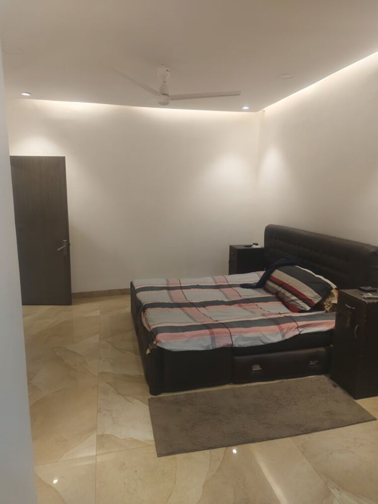 Bedroom, sarita vihar 3 Bedroom 1600 Sq.Ft. Apartment In Sarita Vihar Delhi 10163123