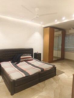 3 BHK + Servant Room Apartment For Rent in Sarita Vihar