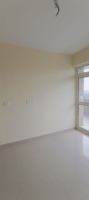 Room in 2 BHK Apartment at Pyramid Midtown, Sector 59 – for Rent