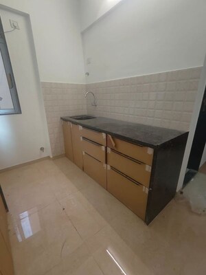 Room in 2 BHK Apartment at Malad West – for Rent