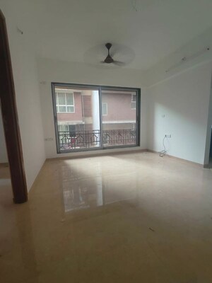 Room in 2 BHK Apartment at Malad West – for Rent
