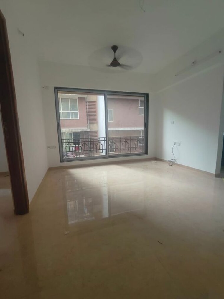 Room, malad west 2 Bedroom 550 Sq.Ft. Apartment In Malad West Mumbai 10163165