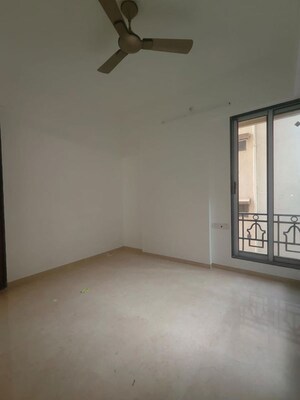 Room in 2 BHK Apartment at Malad West – for Rent