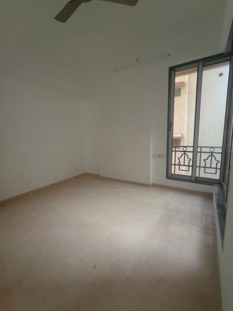 Room, malad west 2 Bedroom 550 Sq.Ft. Apartment In Malad West Mumbai 10163165