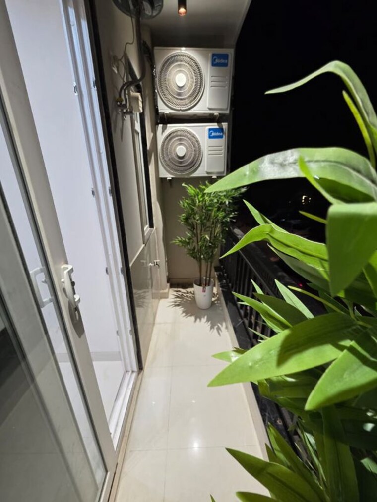 Balcony, ansal-sushant-lok-i 1 Bedroom 450 Sq.Ft. Builder Floor In Sector 43 Gurgaon 10163268