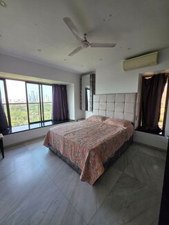 5 BHK + Extra Room Apartment For Sale in Mahalaxmi