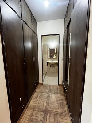 Building Lobby in 3 BHK Builder Floor at ROF Portico, Sector 43 – for Rent