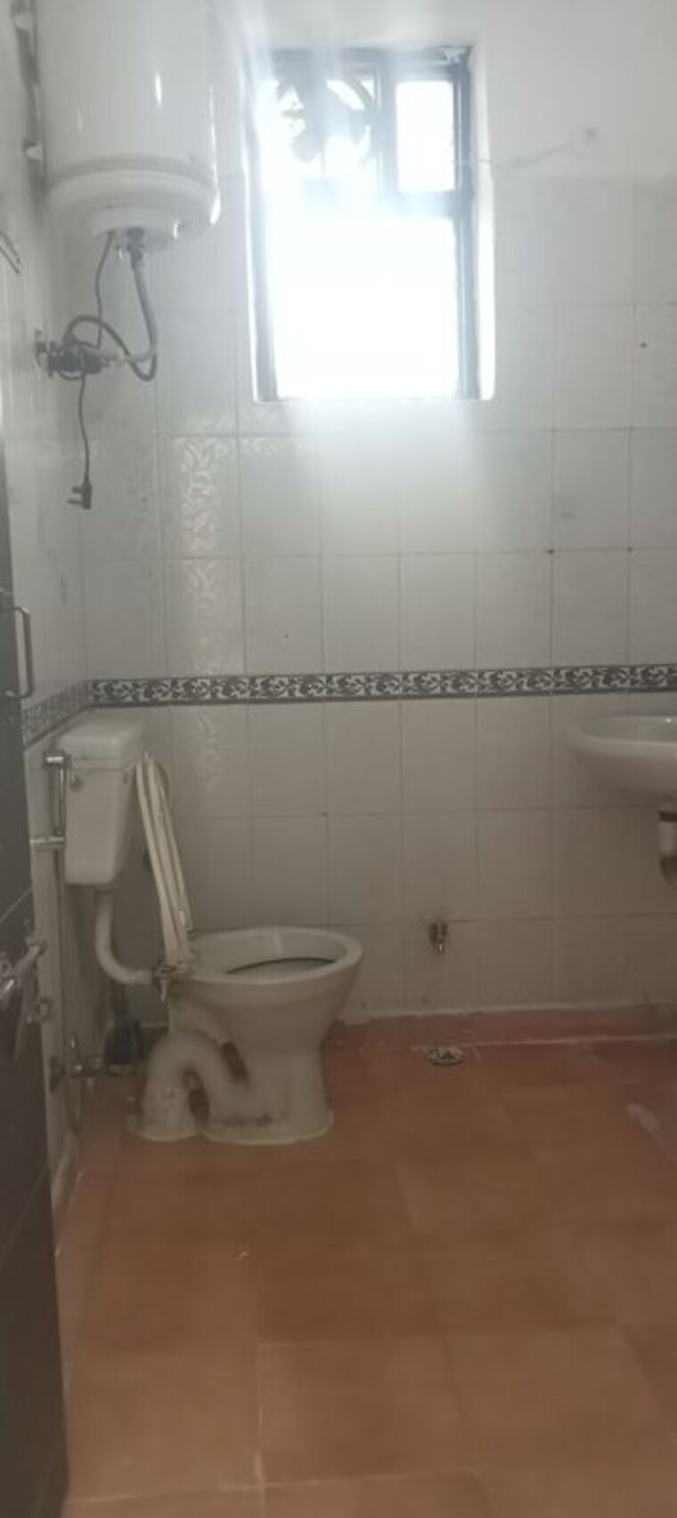 Bathroom, panchsheel vihar 3 Bedroom 1100 Sq.Ft. Builder Floor In Panchsheel Vihar Delhi 10163379