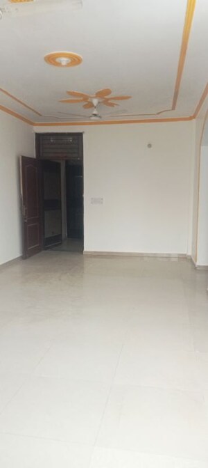 Room in 3 BHK Builder Floor at Panchsheel Vihar – for Rent
