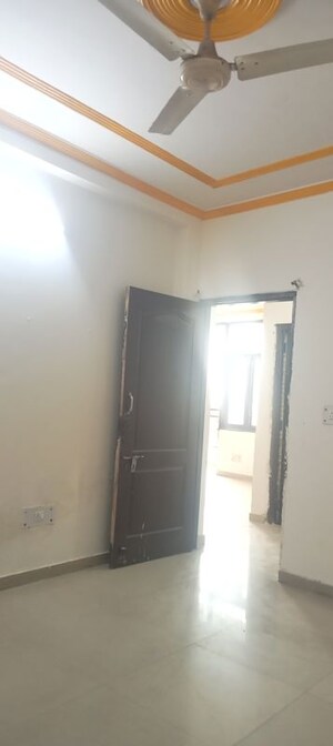 Furnished Amenities in 3 BHK Builder Floor at Panchsheel Vihar – for Rent